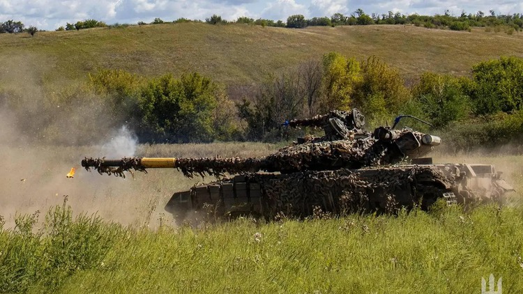 Ukraine nói vượt phòng tuyến khó nhất; Nga gặp rủi ro khi chia quân đối phó