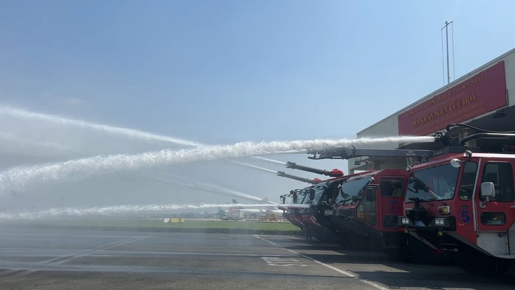Xử lý như thế nào nếu sân bay Tân Sơn Nhất xảy ra cháy nổ?