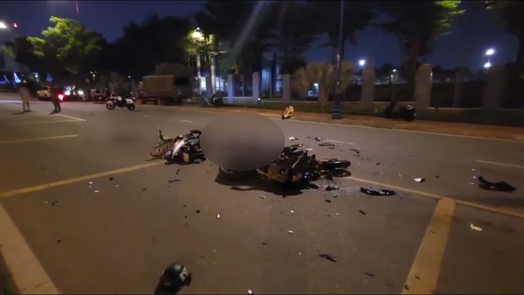 Tai nạn mô tô thảm khốc gần Xa lộ Hà Nội: Phượt thủ tử vong trên đường về