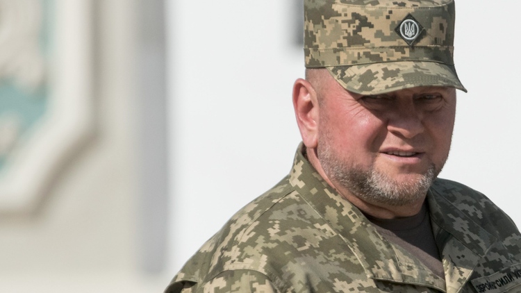 Tổng tư lệnh Ukraine nói quân đội cần người, các nghị sĩ nên tình nguyện chiến đấu