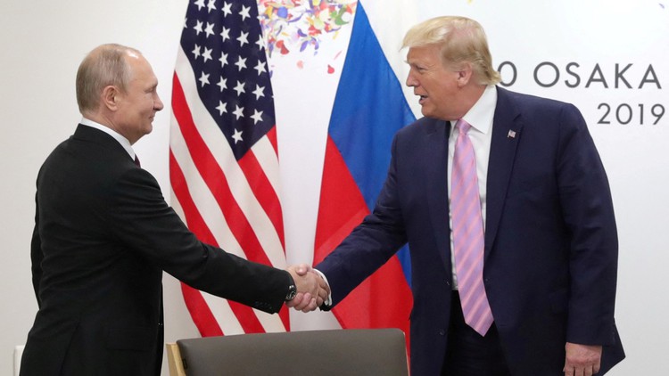 Điện Kremlin bác thông tin ông Putin điện đàm với ông Trump