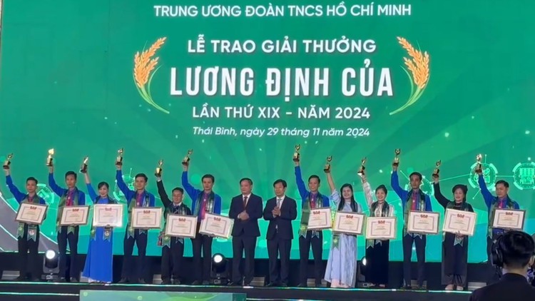 36 nhà nông trẻ xuất sắc nhận giải thưởng Lương Định Của lần thứ XIX