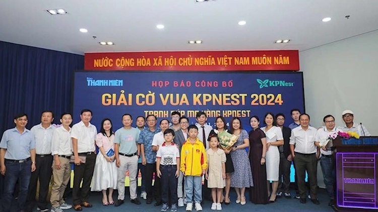 Siêu đại kiện tướng Lê Quang Liêm tranh tài ở giải cờ vua KPNest 2024