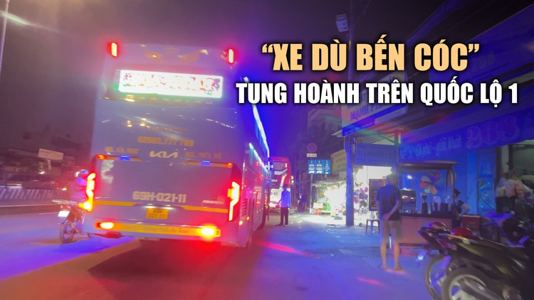 ‘Xe dù bến cóc’ nườm nượp đón trả khách trên quốc lộ 1