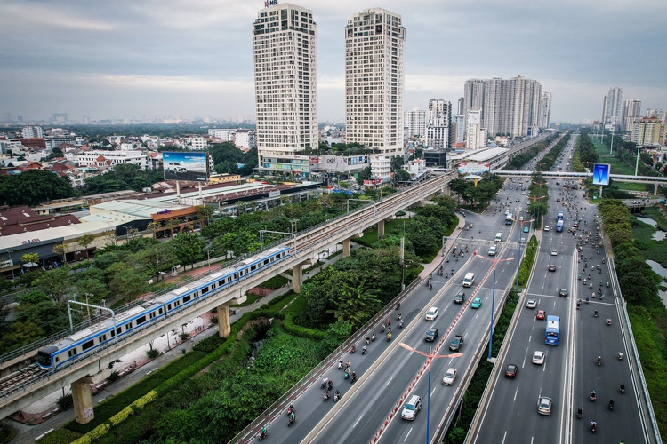 Metro vận hành, sân bay Long Thành và đường sắt cao tốc sắp khai thác, ĐH Quốc gia TP.HCM mở thêm ngành học