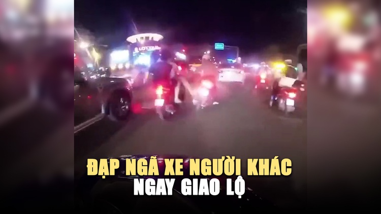 Xác minh clip đạp ngã xe người khác ngay giao lộ