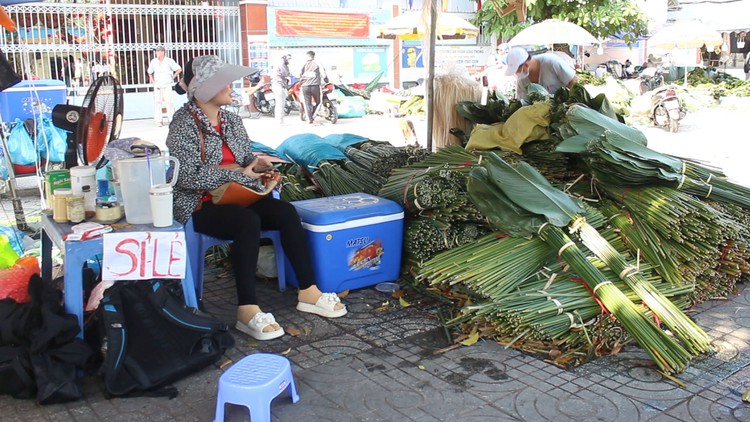 TP.HCM: Đìu hiu phiên chợ lá dong