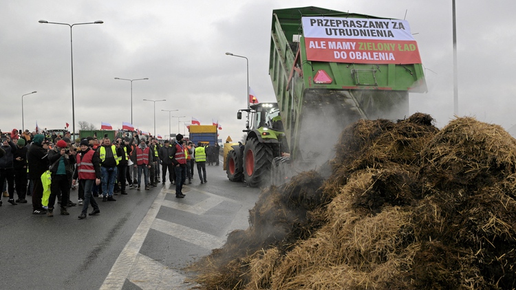 Ukraine giận dữ khi nông dân Ba Lan phong tỏa biên giới