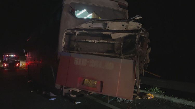 Lời kể thảng thốt của nhân chứng vụ tai nạn thảm khốc trên cao tốc Cam Lộ - La Sơn