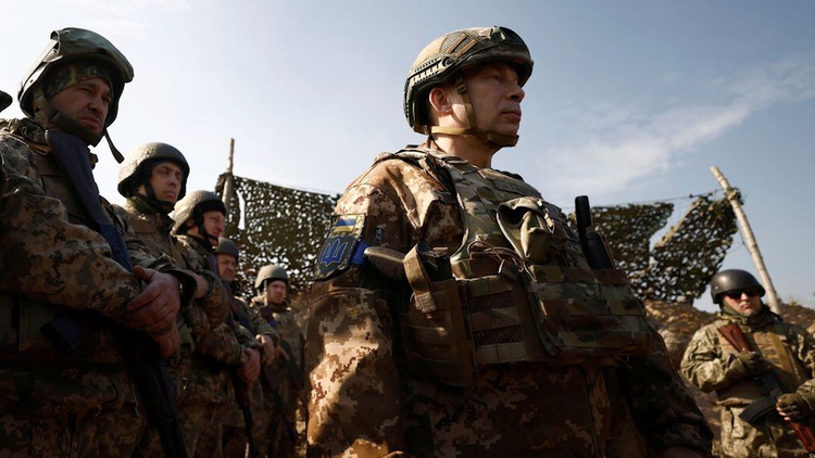 Tổng tư lệnh Ukraine thừa nhận khó khăn trước quân Nga ở miền đông