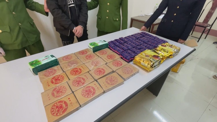 Ngụy trang ma túy gửi xe khách từ biên giới về Hà Nội