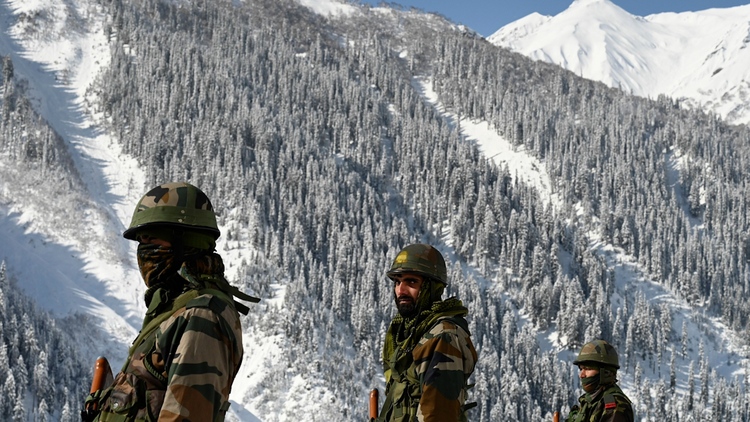 Ấn Độ đưa 10.000 quân đến biên giới, Trung Quốc lên tiếng