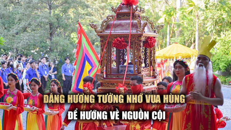 Trường đại học dâng hương tưởng nhớ Vua Hùng để ‘Hướng về nguồn cội’