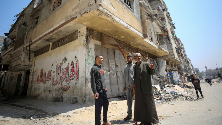 Thảm kịch Gaza: Sống sót sau trận bom, lại chết vì dù hàng cứu trợ