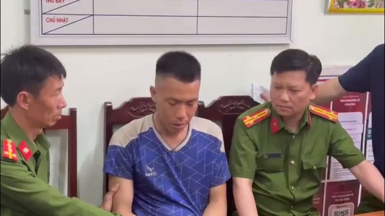 Phạm nhân trốn trại ở Thanh Hóa khóc nức nở sau khi bị bắt