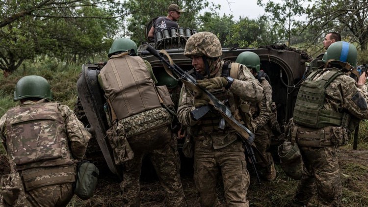 Quân nhân NATO đến Ukraine huấn luyện 'tự chịu rủi ro'?