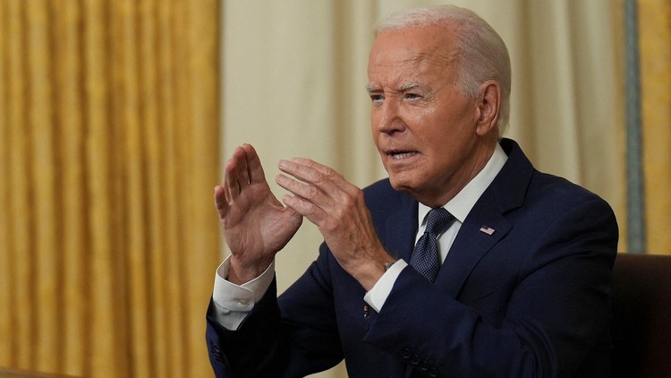 Tổng thống Biden nhận sai khi nói 'đặt ông Trump vào hồng tâm'