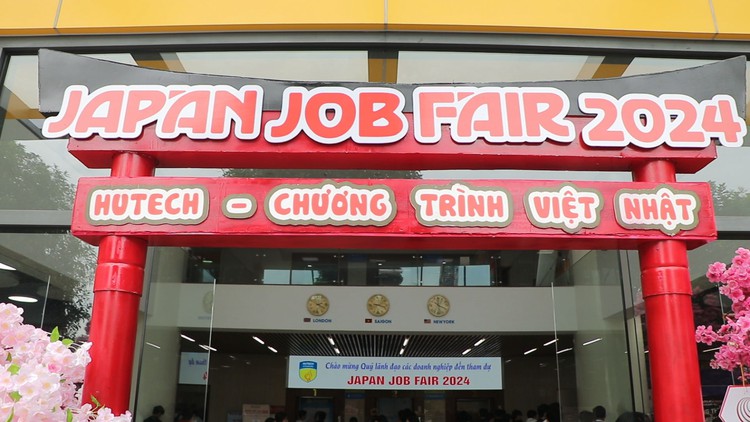 Sinh viên HUTECH 'săn' hơn 1.500 đầu việc hấp dẫn tại Japan Job Fair 2024