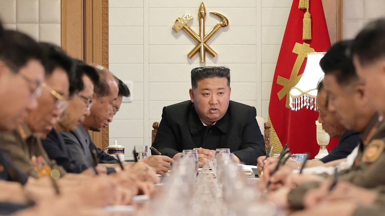 Ông Kim Jong-un thay Bộ trưởng Công an Triều Tiên ngay giữa chuyến thị sát vùng lũ