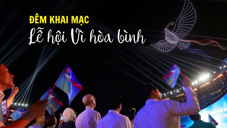 Mãn nhãn đêm khai mạc Lễ hội Vì hòa bình bên dòng Hiền Lương