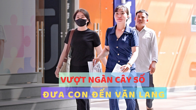 Phụ huynh xin nghỉ phép, vượt ngàn cây số đưa con vào giảng đường đại học