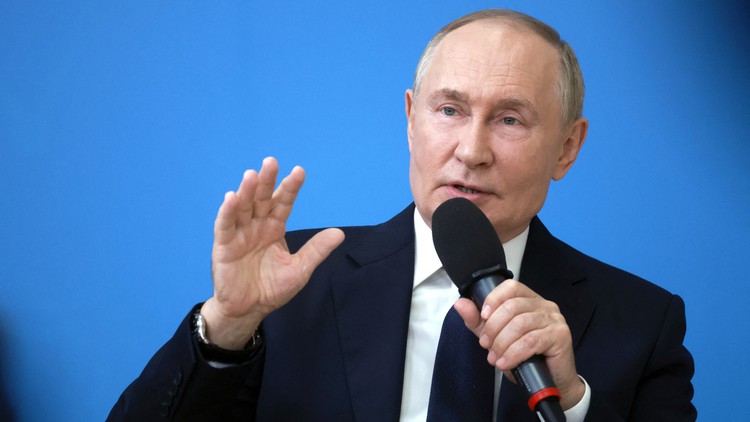 Ông Putin nói canh bạc của Ukraine ở Kursk thất bại, ông Zelensky thừa nhận khó khăn