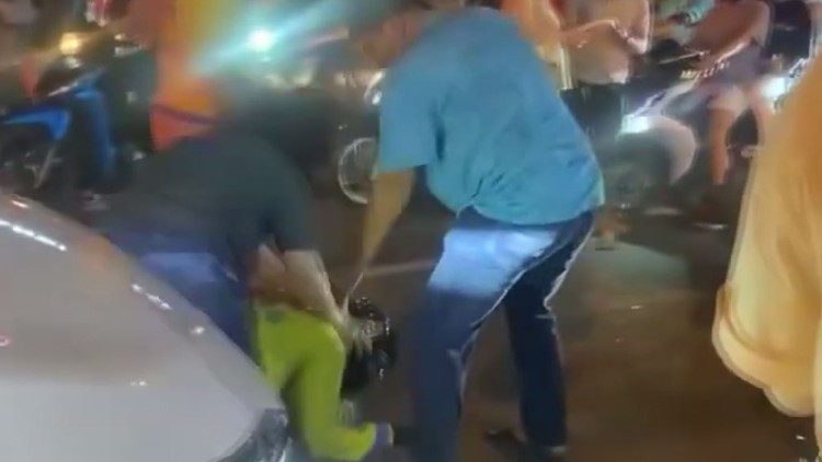 TP.HCM: CSGT xác minh clip cặp nam nữ đấm tài xế công nghệ ở Q.1