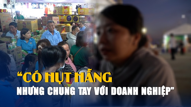 Thưởng tết không như mong đợi, công nhân vẫn mỉm cười: Và đây là lý do...