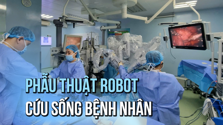 Ca mổ bằng robot trong 8 giờ cứu sống người đàn ông có bướu thận khổng lồ