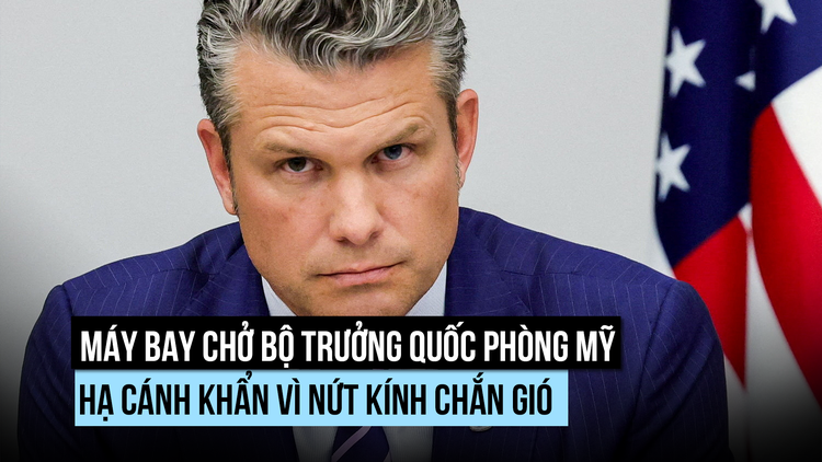 Máy bay chở Bộ trưởng Quốc phòng Mỹ nứt kính, phải đáp khẩn