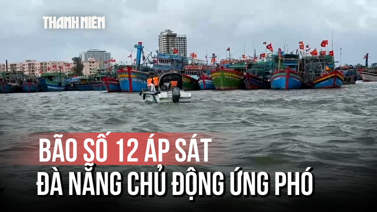 Bão số 12 áp sát: Ngư dân chủ động đưa tàu lên bờ trước “giờ G” 