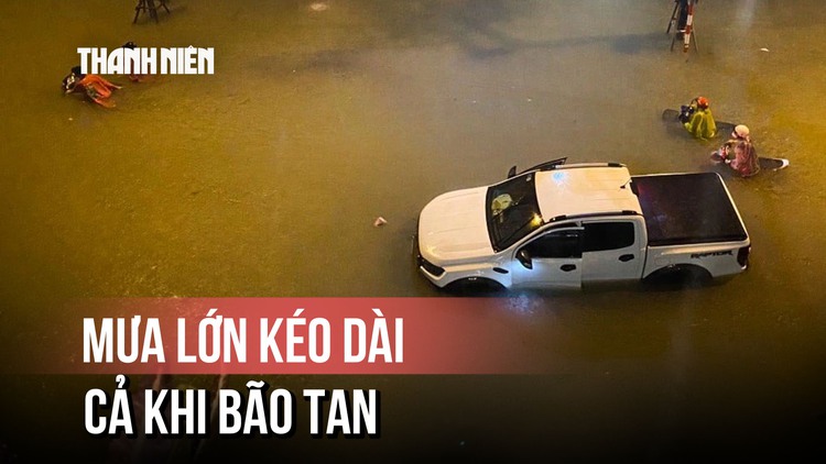 Bão Fengshen suy yếu, miền Trung vẫn mưa lớn dài ngày ngay cả khi bão tan 