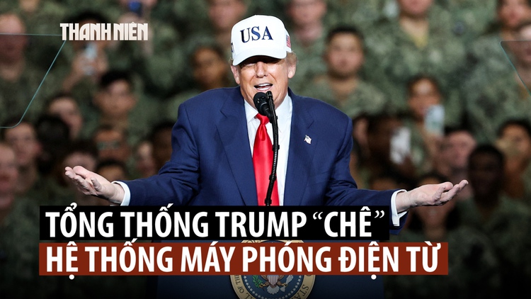 Ông Trump chê máy phóng điện từ, muốn tàu sân bay dùng lại máy phóng hơi nước
