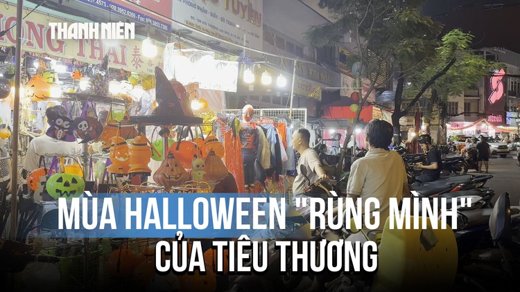 Đồ trang trí mùa Halloween thưa khách: ‘Nhiều người bán mà có mấy ai mua?'