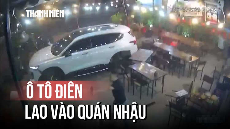 Kinh hoàng ô tô 'điên' lao vào quán nhậu ở Gia Lai, một người tử vong