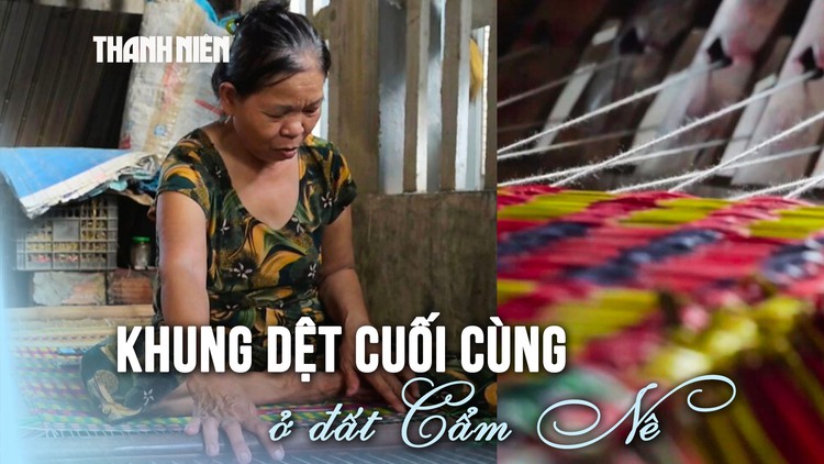 Giữ lấy làng nghề: Người cuối cùng dệt chiếu Cẩm Nê