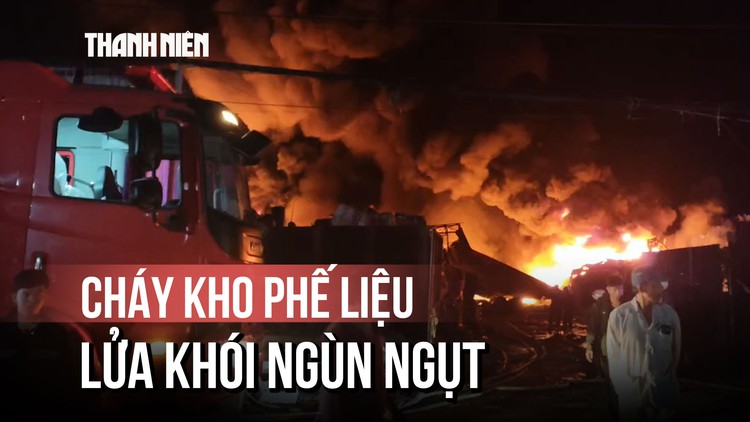 Cháy lớn kho phế liệu ở An Giang, hơn 3 giờ chữa cháy vất vả
