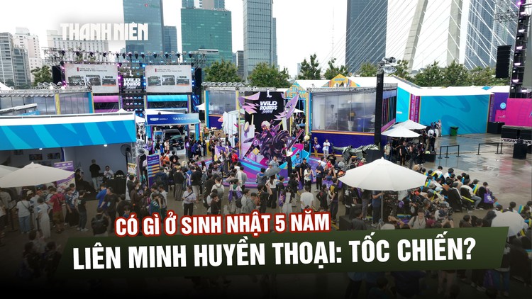 Người hâm mộ đội mưa, xếp hàng dài trong ngày cuối Wild Rounds: SMASH 2025