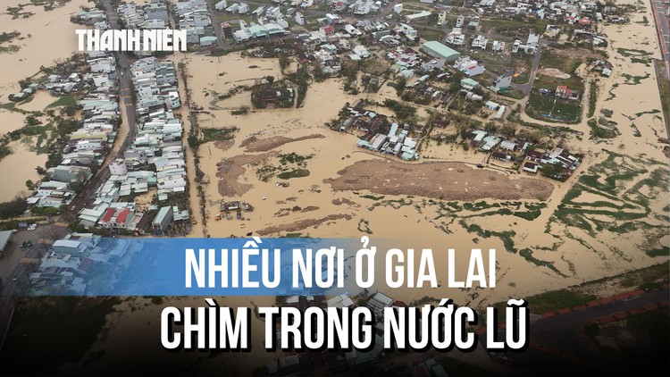Nhiều nơi ở Gia Lai chìm trong nước lũ, dân than: 'Bê tông bít hết, khó thoát nước'