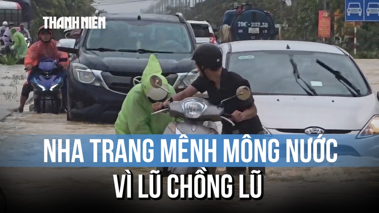Lũ chồng lũ, Nha Trang ngập trong biển nước