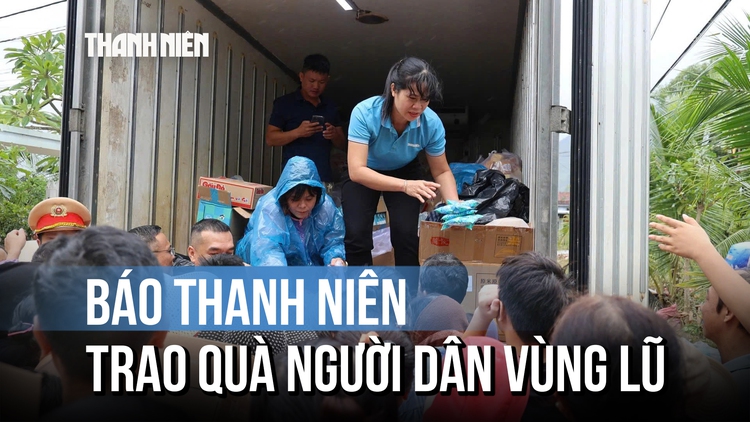 Nghe tiếng cuốc xẻng ngày lũ rút trên chuyến xe cứu trợ của Báo Thanh Niên đến Khánh Hòa