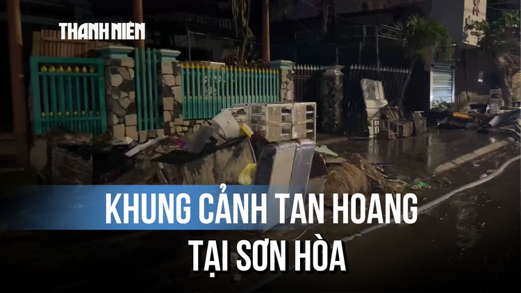 Khung cảnh tan hoang tại Sơn Hòa: Người dân cố bới móc tìm đồ trong đống đổ nát