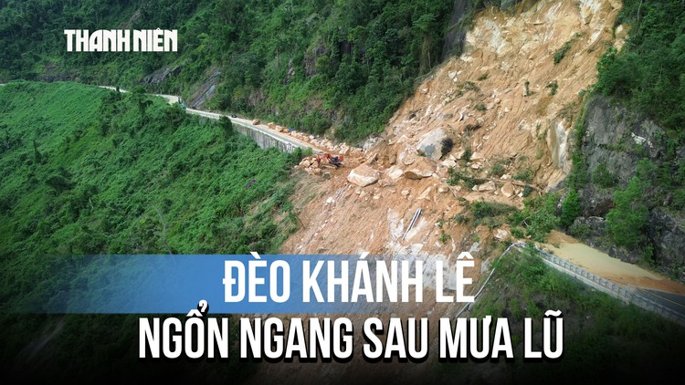 Cận cảnh đèo Khánh Lê ngổn ngang đất đá sau mưa lũ