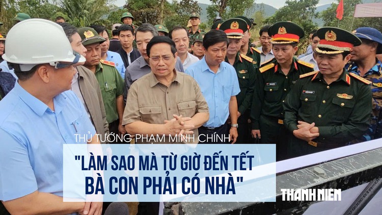 Thủ tướng thăm vùng lũ Hòa Thịnh: 'Từ giờ đến tết, bà con phải có nhà'