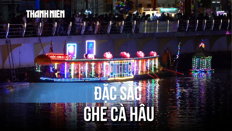 Ghe cà hâu và Protip khoe sắc trên dòng sông Maspero