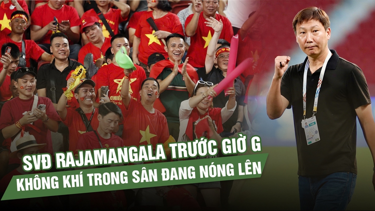 Thầy Kim ra hiệu đặc biệt, HLV Kiatisuk hỏi thăm phóng viên trước giờ chung kết SEA Games