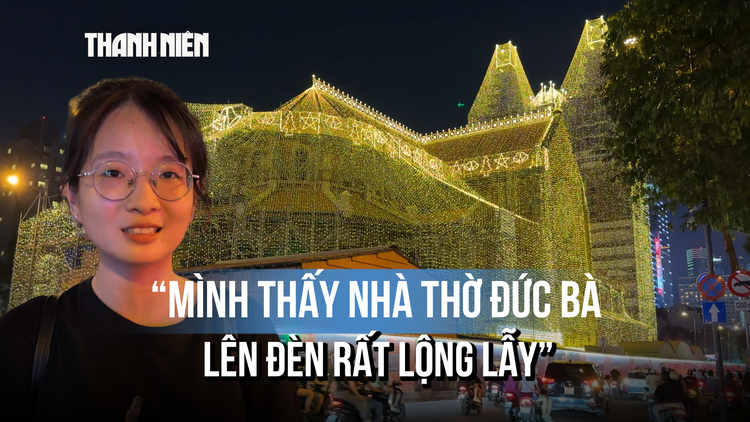 Người từ khắp nơi đổ về TP.HCM check-in Nhà thờ Đức Bà: bất ngờ vì lộng lẫy