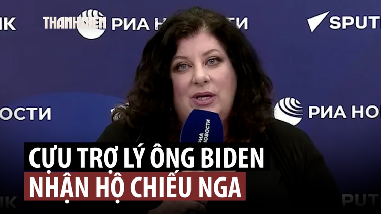 Cựu trợ lý của ông Joe Biden 'vinh dự' nhận hộ chiếu Nga
