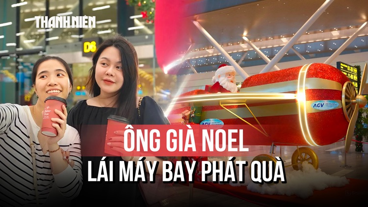 Không gian Giáng sinh thu hút hành khách tại sân bay Tân Sơn Nhất