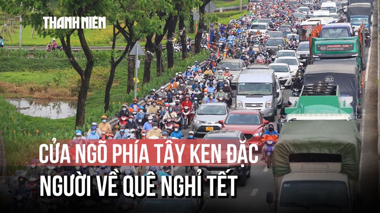 Dòng người ken đặc rời TP.HCM về quê nghỉ Tết Dương lịch